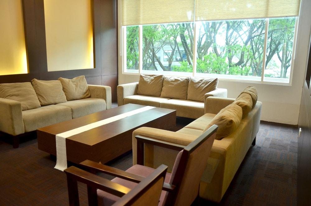 Grand Cakra Hotel Malang Esterno foto