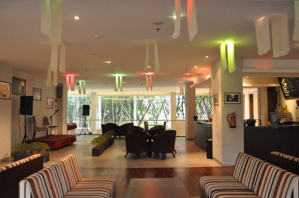 Grand Cakra Hotel Malang Esterno foto