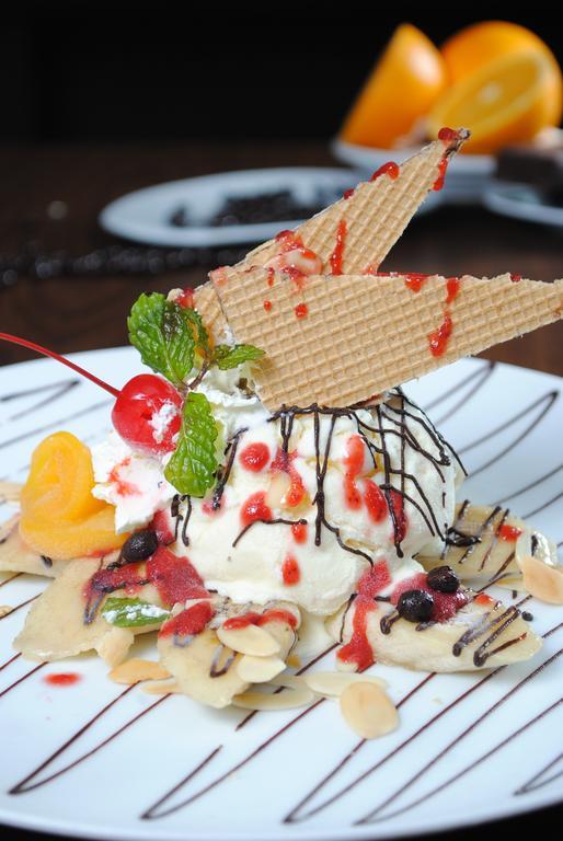Grand Cakra Hotel Malang Esterno foto