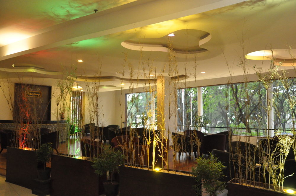 Grand Cakra Hotel Malang Esterno foto