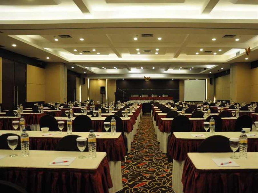 Grand Cakra Hotel Malang Esterno foto
