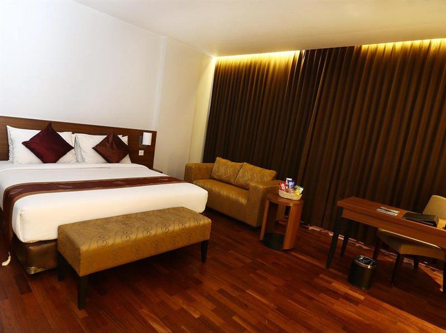 Grand Cakra Hotel Malang Esterno foto
