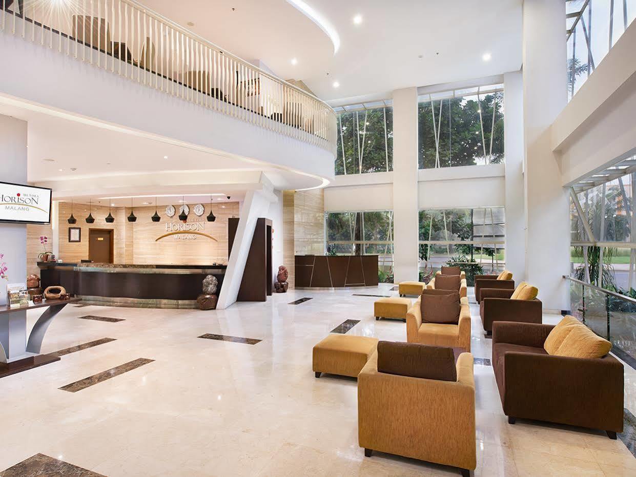 Grand Cakra Hotel Malang Esterno foto