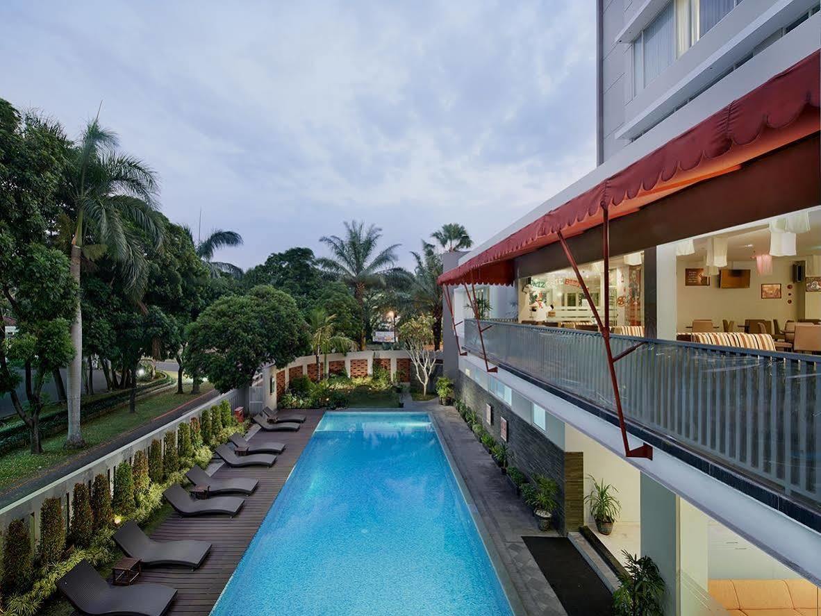 Grand Cakra Hotel Malang Esterno foto