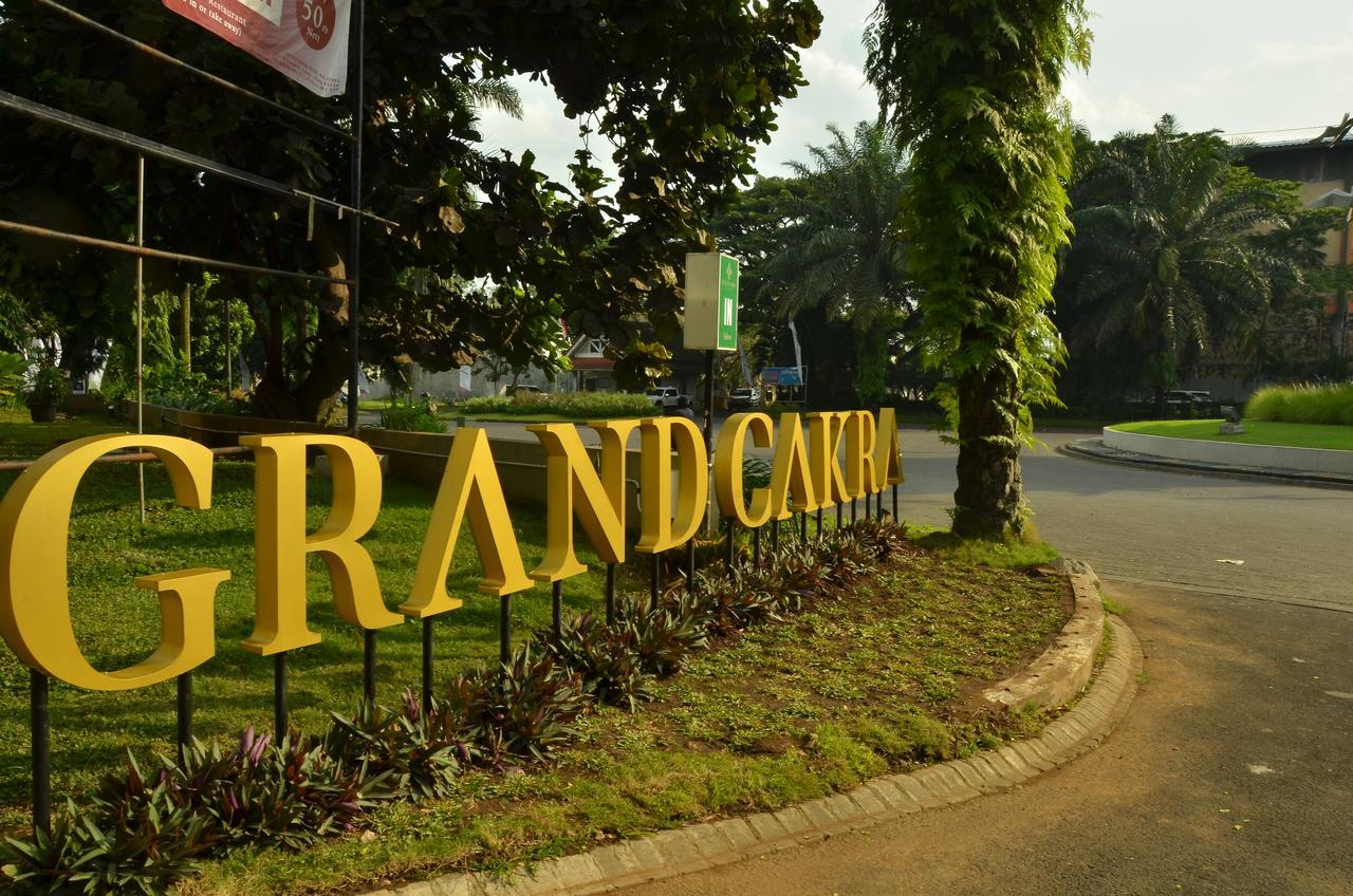 Grand Cakra Hotel Malang Esterno foto