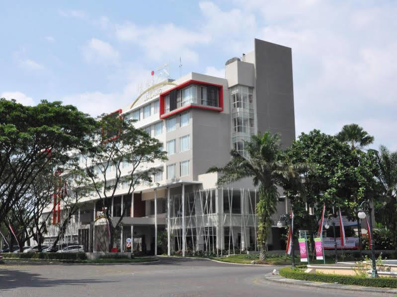 Grand Cakra Hotel Malang Esterno foto