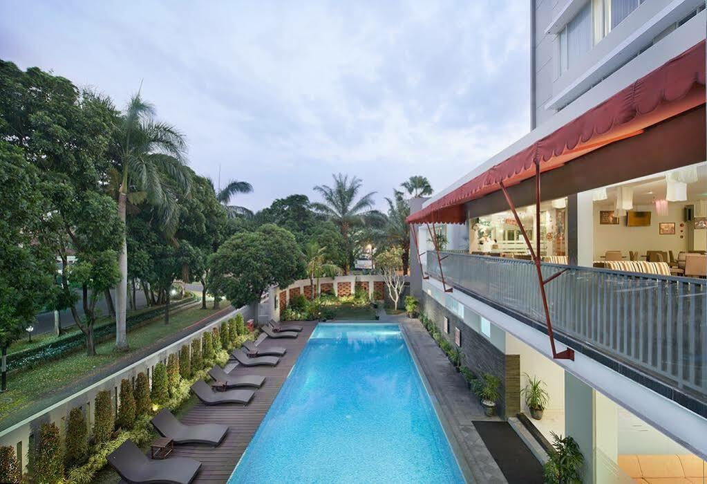 Grand Cakra Hotel Malang Esterno foto