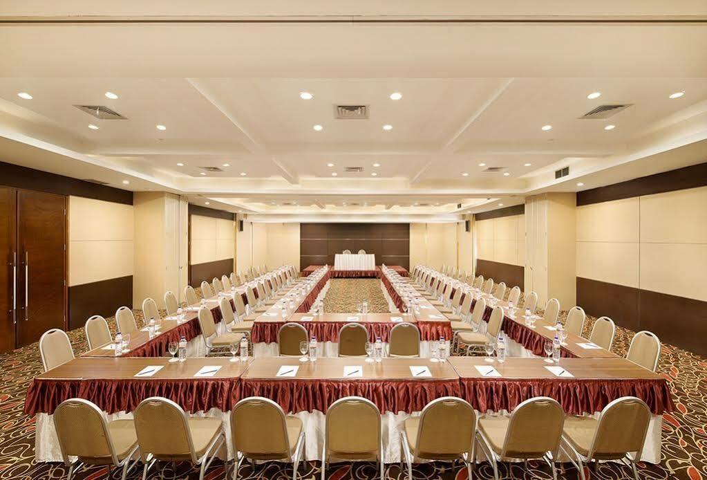 Grand Cakra Hotel Malang Esterno foto