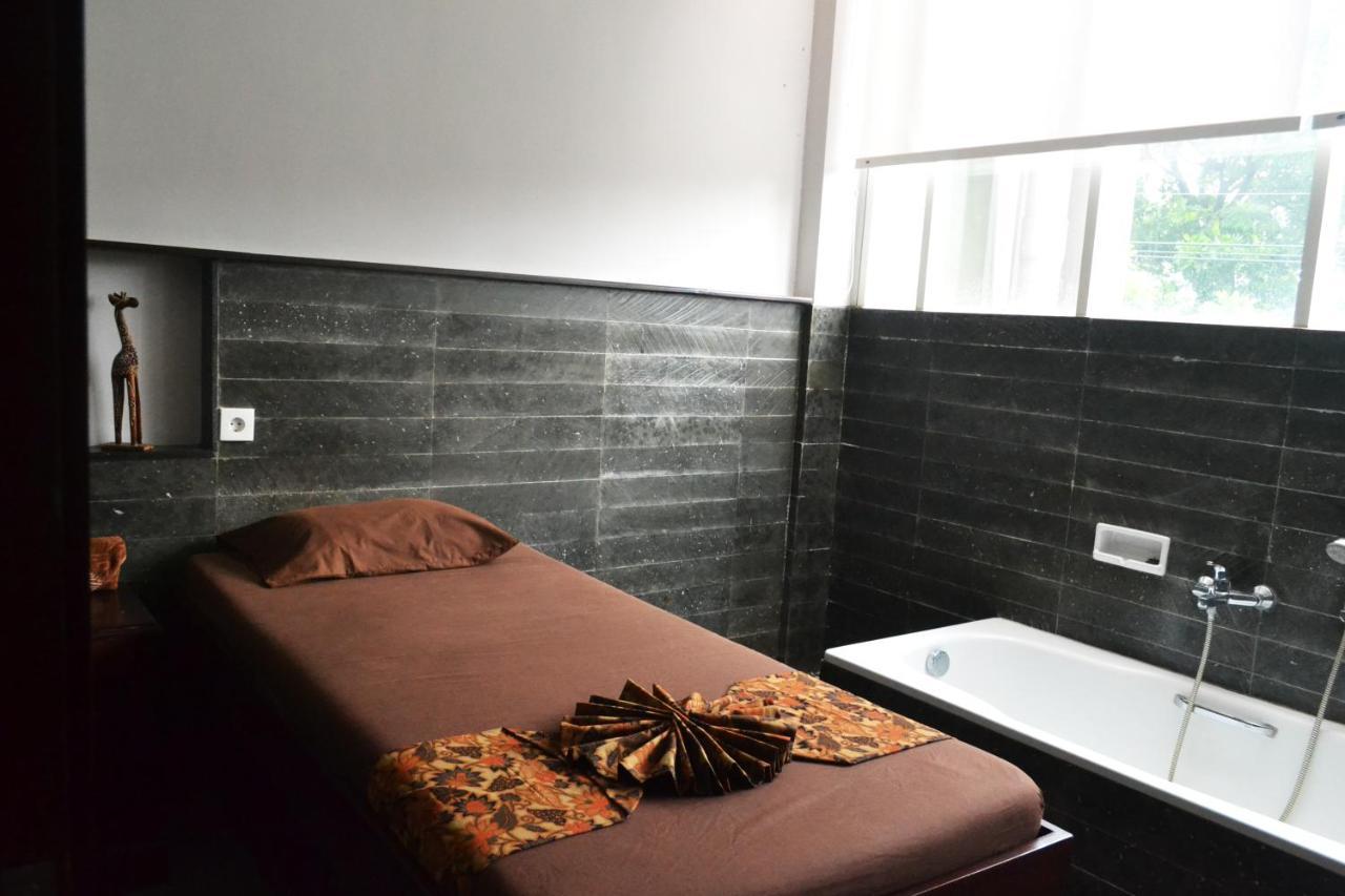 Grand Cakra Hotel Malang Esterno foto